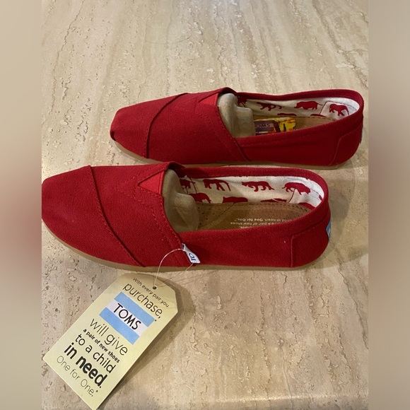 NWT NIB Toms Classic Red Canvas Slip On Shoes, 7.5 - Picture 7 of 9